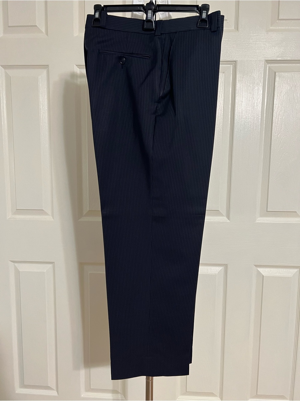 Calvin Klein Dark Gray Pinstriped 100% Wool Suit (38S / 32x30) - Picture 7 of 8